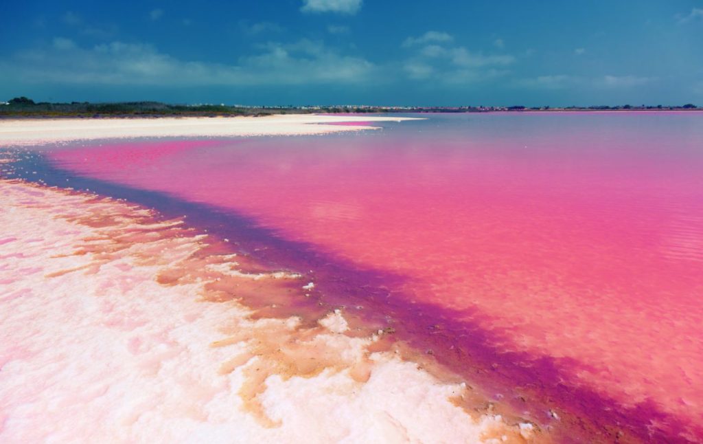 Credits: Salt lake by Vicnt2815/Depositphotos