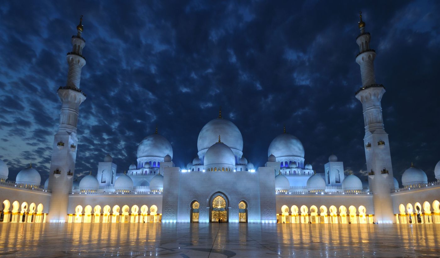 Abu Dhabi by Philipus 123rf