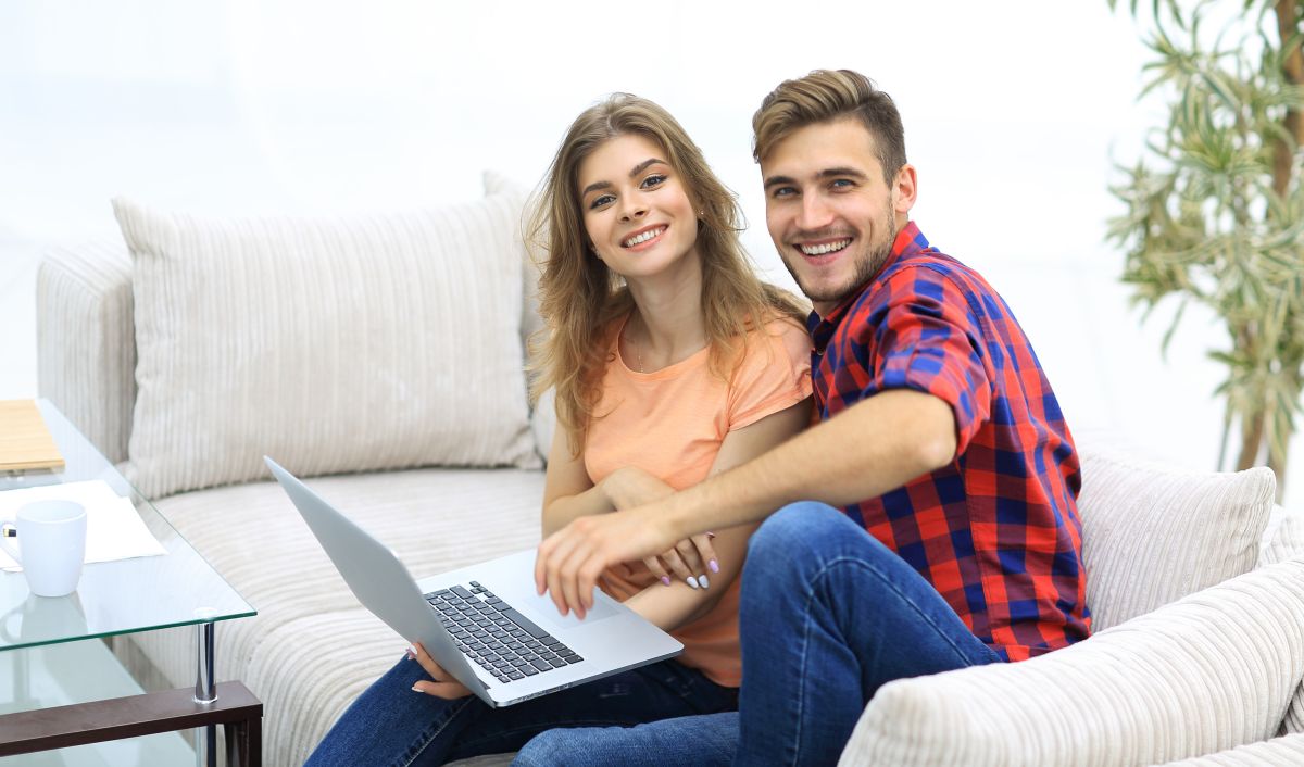 Travel couple by edharcanstock can stock photo