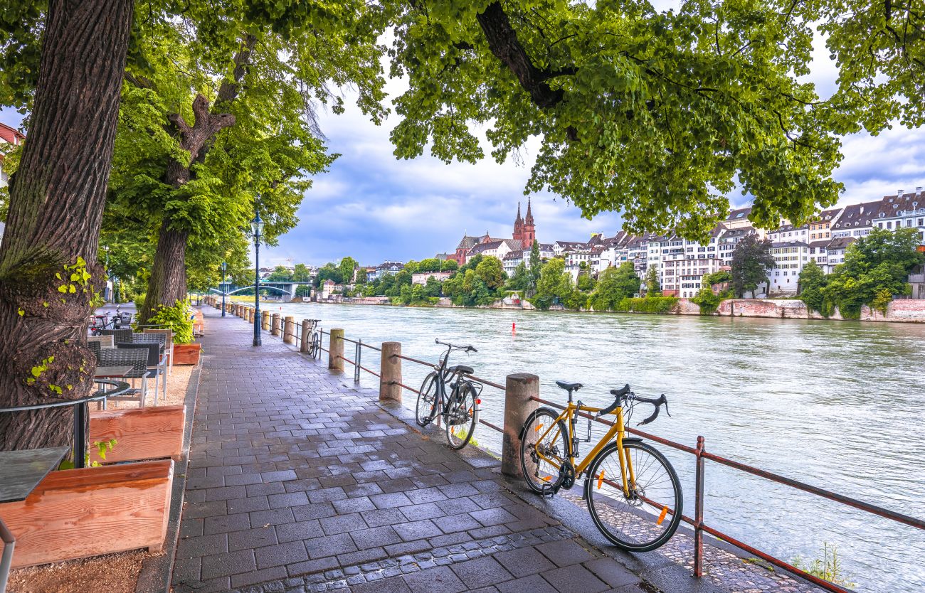 basel švicarska by xbrchx dreamstime